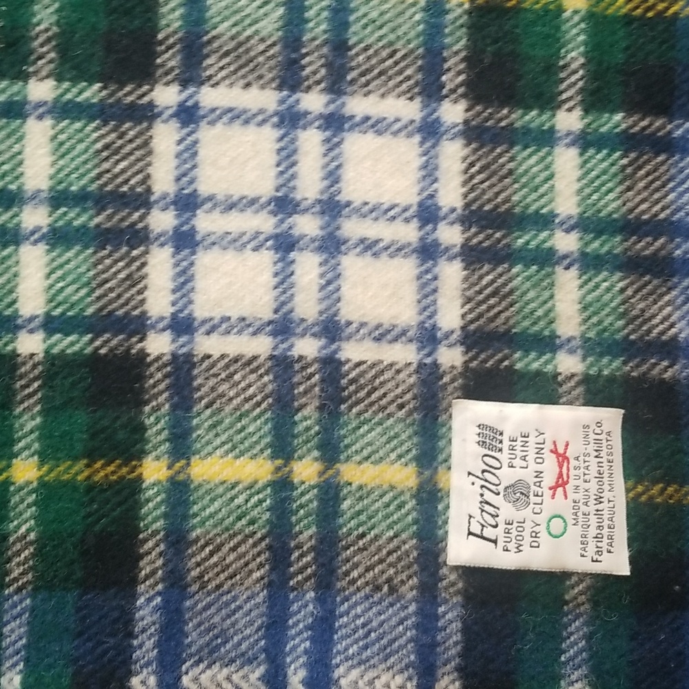 Vintage Faribo pure wool throw approx 46 x 50 inches - Picture 2 of 2